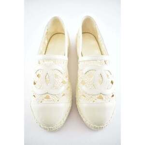 CHANEL Cream Lace Espadrille Flats - Size 42